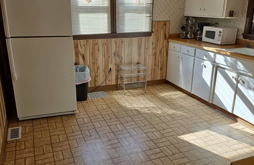 Harvey House | Cozy house centrally-located in Harvey