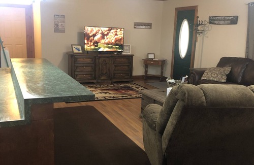 Chatham House | Cozy house close to public boat launch.