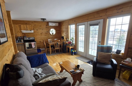 York Cottage | Cozy House/Cottage, minutes to National Park & Golf Course