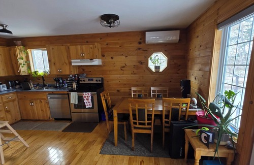 York Cottage | Cozy House/Cottage, minutes to National Park & Golf Course