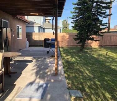 Southwest Anaheim House | Cozy House Disneyland Neighbor