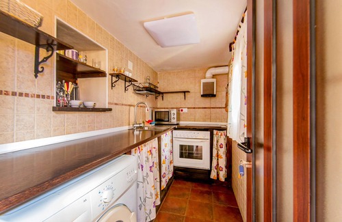 Las Nogueras House | Cozy House for 3 with Patio in La Matea