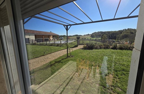 Brantome-en-Perigord Cottage | Cozy house with shared pool and wifi in Brantôme