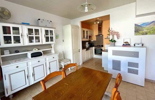 Bretignolles-sur-Mer House | Cozy House with Patio, Near Town Center, 1 Bedroom, 400m to Shops and Market