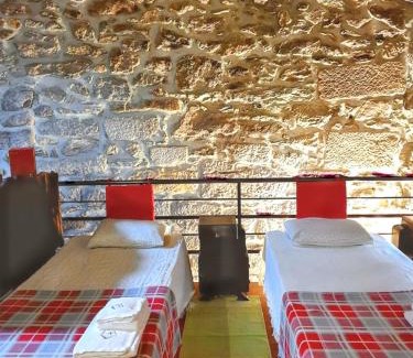Meada House | Cozy house in Águeda 45 m² with shared pool