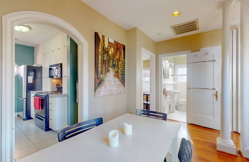 Boulevard Oaks House | Cozy house in central Houston with living room, WIFI and balcony