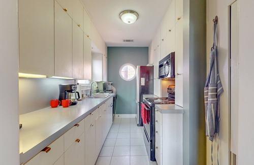 Boulevard Oaks House | Cozy house in central Houston with living room, WIFI and balcony