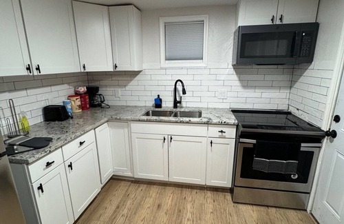 Fairview House | Cozy house in charming Anchorage with WiFi access