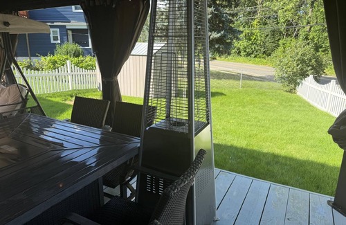 Clifton House | Cozy house in enjoyable Clifton with WiFi, AC only one room Bedroom #1