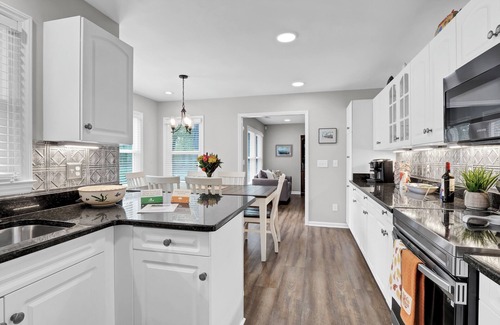 Wilmington House | Cozy house in established neighborhood. Recently remodeled. Centrally located.