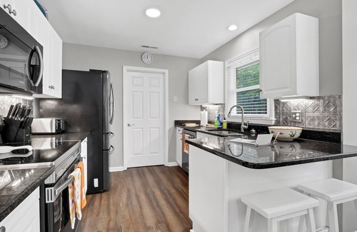 Wilmington House | Cozy house in established neighborhood. Recently remodeled. Centrally located.
