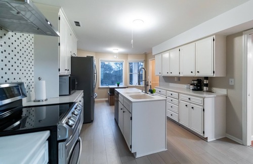 Madison House | Cozy house in Madison - 5 minutes to Reaseach Park