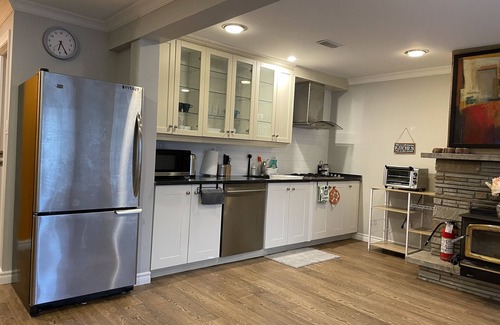 Lakeview House | Cozy house in quiet neighborhood