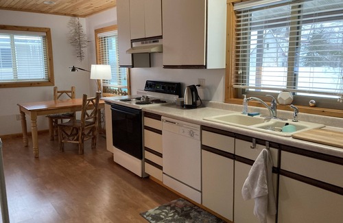 Marquette House | Cozy House in town