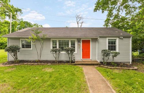 Shelby Hills House | Cozy House in Trendy East Nashville with a Patio and Grill
