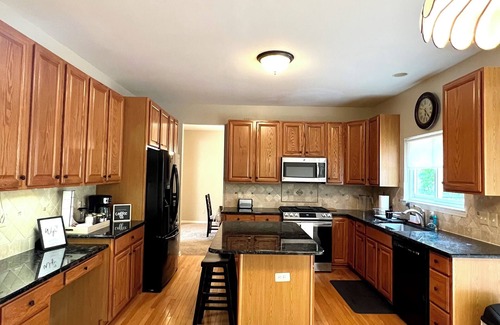 Farmington Hills House | Cozy House in Farmington Hills, MI