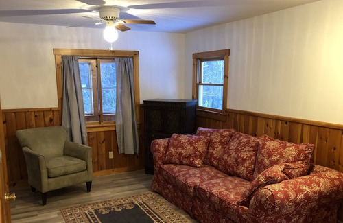 Barton House | Cozy house less than a mile to North Beach at Lake Willoughby!