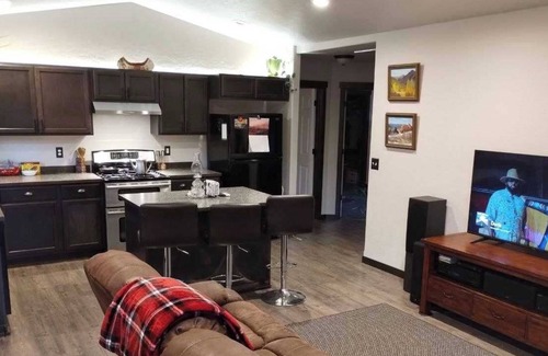 Spirit Lake House | Cozy House minutes from the water, close to Silverwood Theme Park.nn