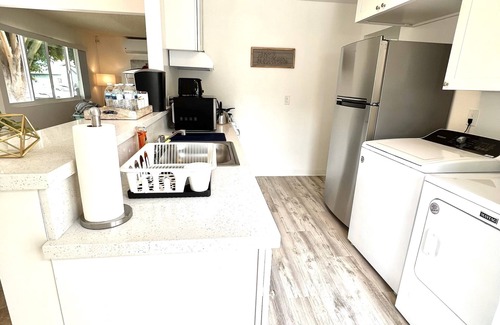 Fullerton House | Cozy house near Disney, Knott's and Beach!