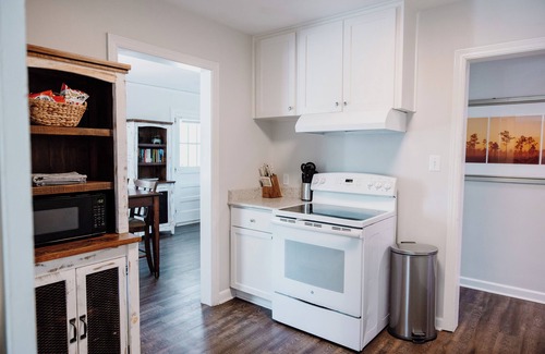 Thomasville House | Cozy House Near Everything in Thomasville!