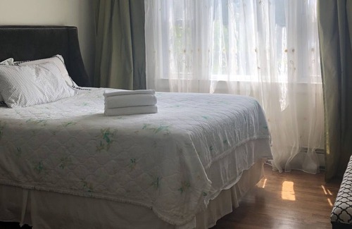 Hopatcong House | Cozy house near Lake Hopatcong