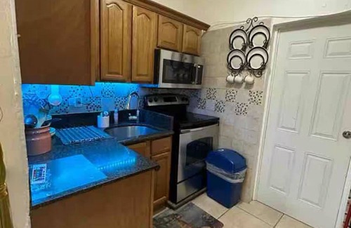 Colinas de Miramar Apartment | Cozy house near SJ w/light 24/7