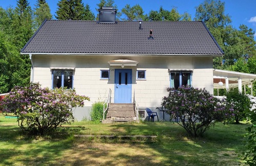 Hallefors Cottage | Cozy house near the river