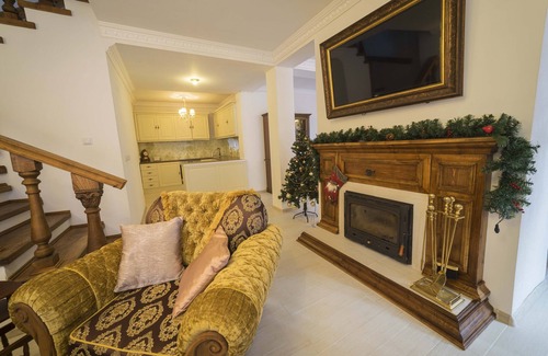 Kvartal Noviya Grad House | Cozy house near the gondola in Bansko.