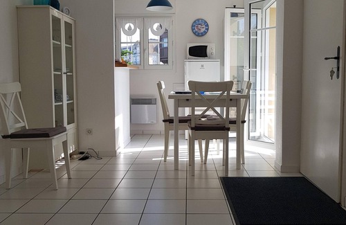 Port Guillaume House | Cozy house of 50 m2 with south west walled garden in Port-Guillaume