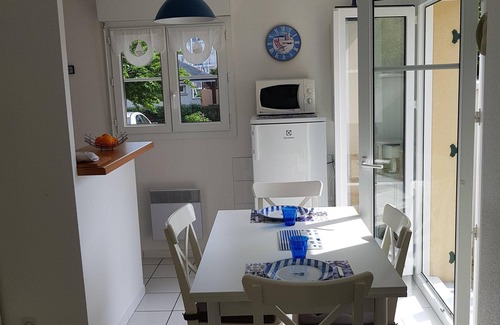 Port Guillaume House | Cozy house of 50 m2 with south west walled garden in Port-Guillaume
