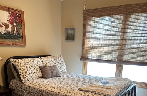 Appomattox House | Cozy House on the Farm