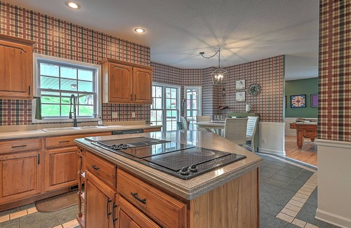 Bristol House | Cozy House On The Hill W/Hot Tub