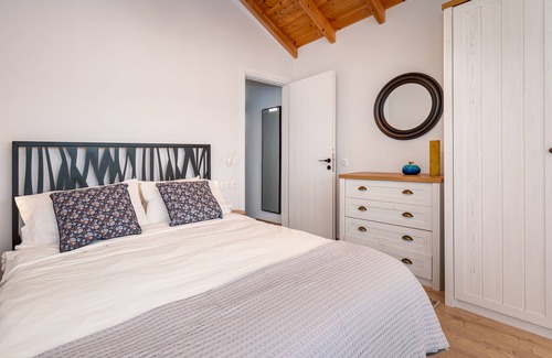 Liapades House | Cozy house on the village square, away from the crowds and yet in the middle of it all