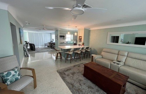 Belle Vista House | Cozy house one mile from the beach with private heated pool