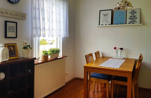 Innri-Njarthvik House | Cozy house,perfect located free parking & wifi