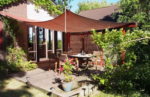 Bielenberg House | Cozy house right on the dike - with a large, dreamy apple orchard