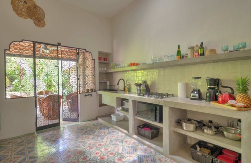 Centro House | Cozy house & secret garden with pool in Centro