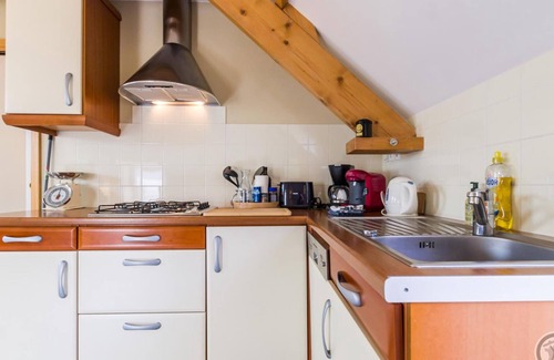 Regnezville-sur-Mer Apartment | Cozy house with garden and parking, pets allowed