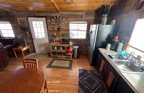 Payson House | Cozy house w/min away from outdoor adventures. Hiking, off roading & more.