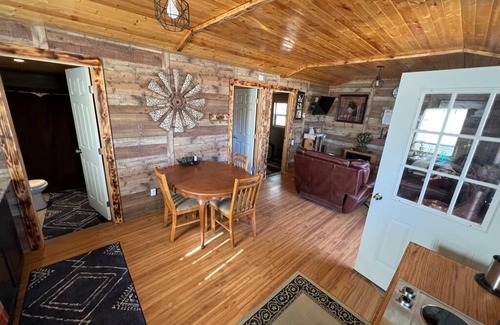 Payson House | Cozy house w/min away from outdoor adventures. Hiking, off roading & more.