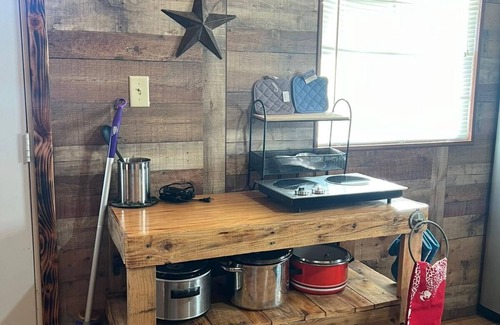 Payson House | Cozy house w/min away from outdoor adventures. Hiking, off roading & more.