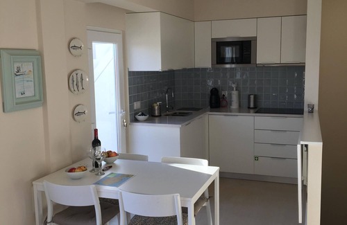 Peniche House | * Cozy House with Terrace in front of the Ocean *
