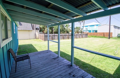 Port Mansfield House | Cozy house with everything you need!
