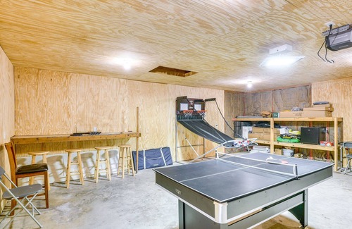 Lake Houston Cabin | Cozy Huffman Cabin w/ Pool ~ 5 Mi to Lake Houston