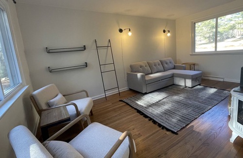 Jewett House | Cozy Hunter Home-Hot tub-Pool Table-Firepit