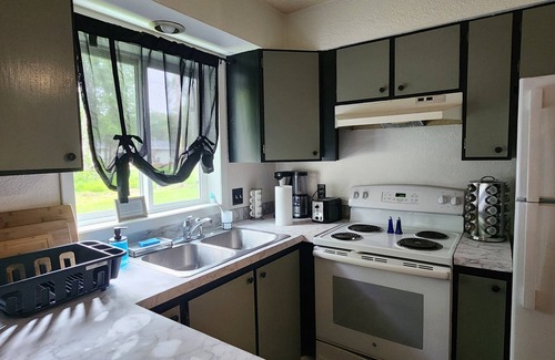 Kenai Apartment | Cozy in Kenai Close to mouth of Kenai River and Beach access.