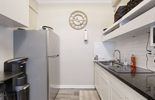 Perris House | Cozy In-Law Home with pool and hot tub access, WiFi, and modern appliances