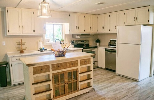 Cullman House | Cozy in the Cove: Smith Lake Cullman County: Private Dock! Year Round Water