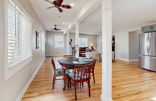 Black Mountain House | Cozy in-town house w/central a/c, shared pond, enclosed yard, w/d, wifi, cable
