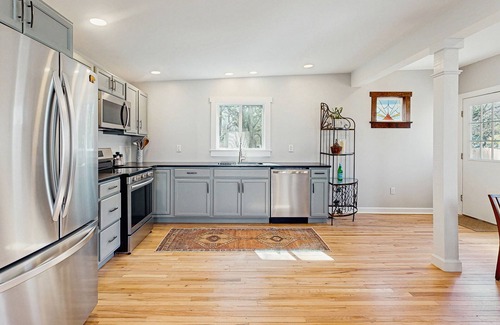 Black Mountain House | Cozy in-town house w/central a/c, shared pond, enclosed yard, w/d, wifi, cable